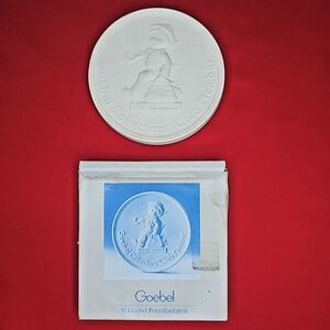 GOEBEL Hummel 1976 Birthday Disc Plaque Collectors Club Member VTG West Germany